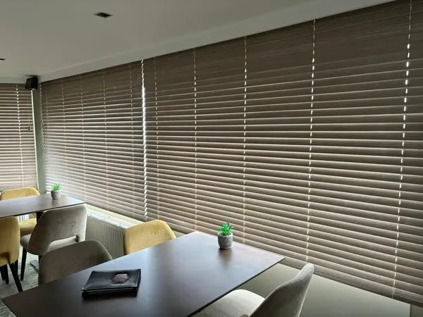 Project Royal Restaurant Raamdecoratie 1